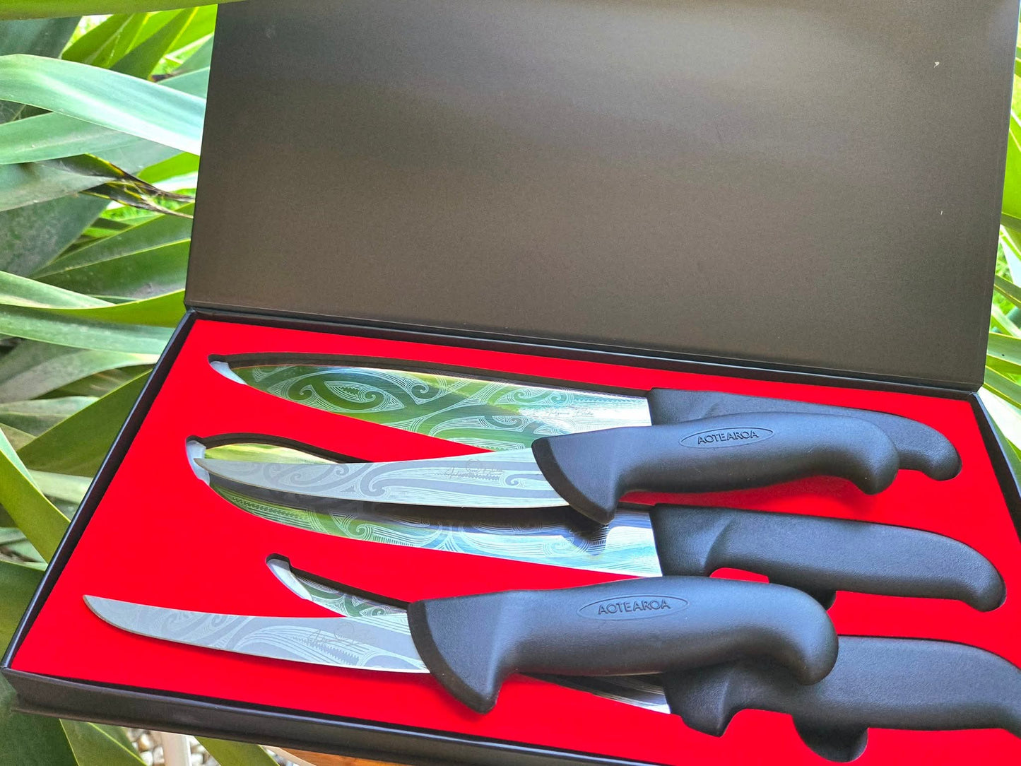 Māori Knife Set (Free 5” and 6” Boning Knife)